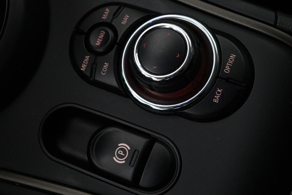 MINI Countryman 1.5 One Business Edition | Head-Up | Carplay | Half leder | Full LED | Navigatie | Climate control | PDC | Cruise control | DAB | Getint glas