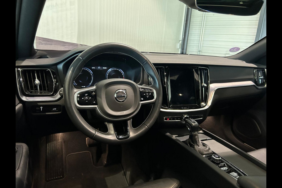 Volvo V60 T4 Aut. Momentum Pro Leder Parkeercamera Stoelverwarming 190pk