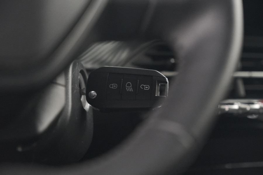 Peugeot 208 PureTech 100 Allure | 360 Camera | Dodehoekdetectie | Apple Carplay | Navigatie