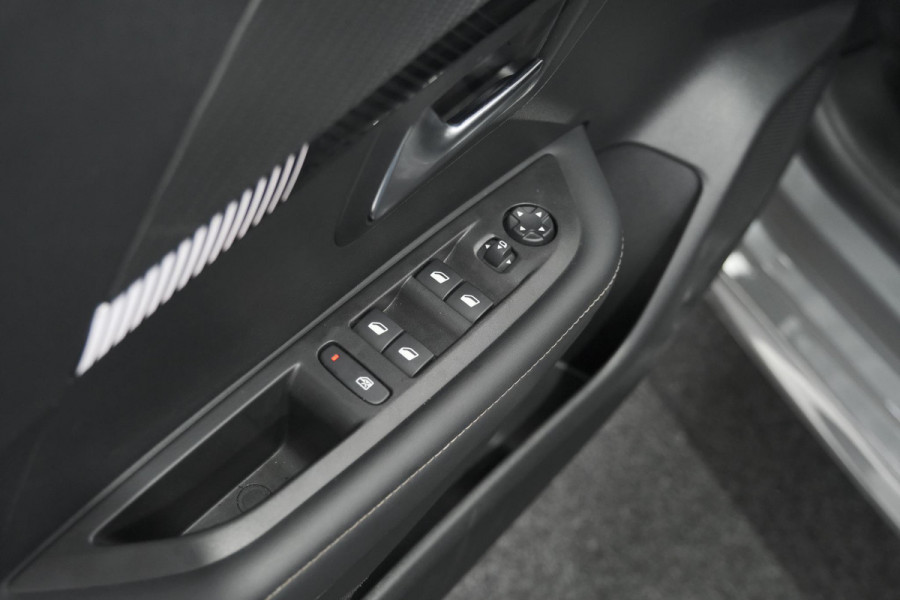 Peugeot 208 PureTech 100 Allure | 360 Camera | Dodehoekdetectie | Apple Carplay | Navigatie