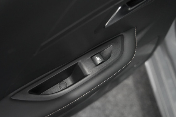 Peugeot 208 PureTech 100 Allure | 360 Camera | Dodehoekdetectie | Apple Carplay | Navigatie