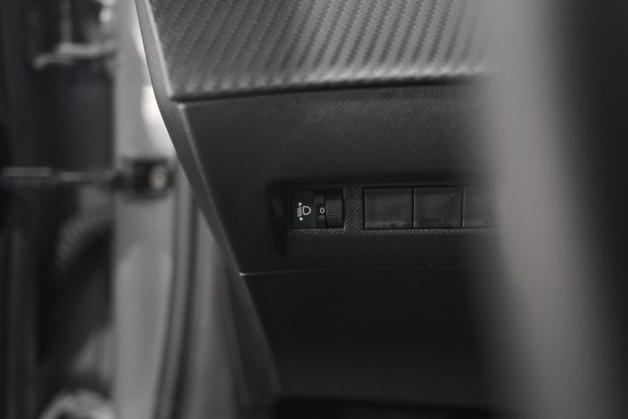 Peugeot 208 PureTech 100 Allure | 360 Camera | Dodehoekdetectie | Apple Carplay | Navigatie