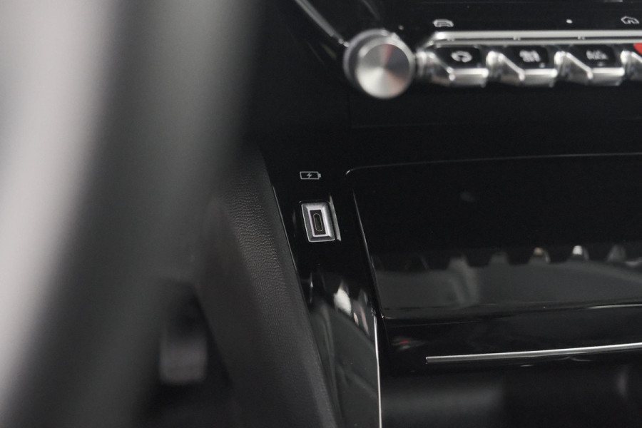 Peugeot 208 PureTech 100 Allure | 360 Camera | Dodehoekdetectie | Apple Carplay | Navigatie
