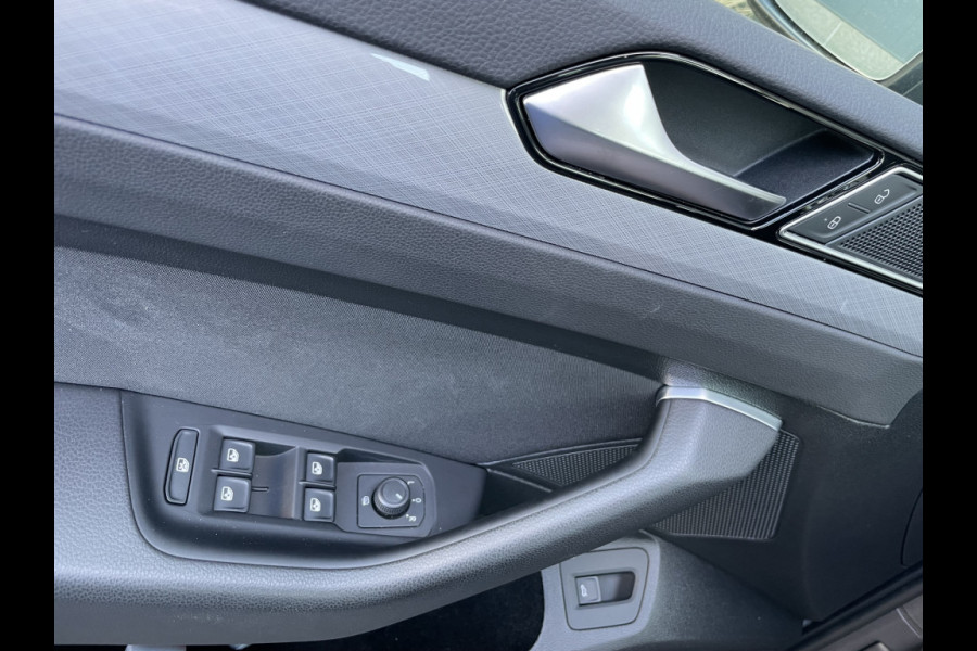 Volkswagen Passat Variant 1.5 TSI Business Automaat Climate control - cruise control - Parkeersensoren voor + achter - Achteruitrijcamera - multifunctioneel stuurwiel Mistlampen - Licht metalen velgen - Rijstrook sensor - navigatie - regensensor - Radio/USB/TEL