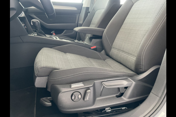 Volkswagen Passat Variant 1.5 TSI Business Automaat Climate control - cruise control - Parkeersensoren voor + achter - Achteruitrijcamera - multifunctioneel stuurwiel Mistlampen - Licht metalen velgen - Rijstrook sensor - navigatie - regensensor - Radio/USB/TEL