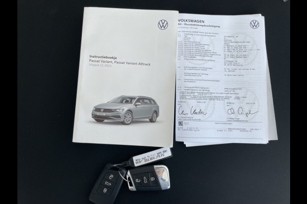 Volkswagen Passat Variant 1.5 TSI Business Automaat Climate control - cruise control - Parkeersensoren voor + achter - Achteruitrijcamera - multifunctioneel stuurwiel Mistlampen - Licht metalen velgen - Rijstrook sensor - navigatie - regensensor - Radio/USB/TEL