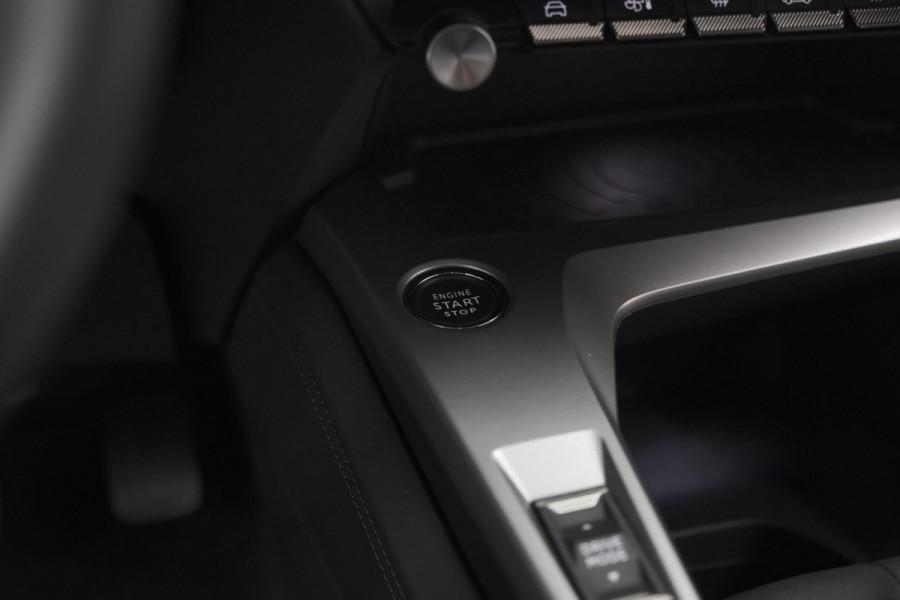 Peugeot 308 PureTech 130 Allure | Camera | Navigatie | Trekhaak afn. | Apple Carplay | PDC