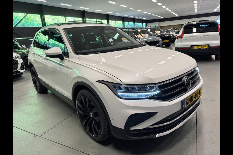 Volkswagen Tiguan 1.5 TSI COMFORTLINE 20'' PANO/NAVI/LEDER/ECC/PDC/CRUISE/CAM///