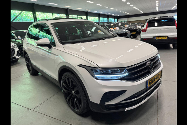 Volkswagen Tiguan 1.5 TSI COMFORTLINE 20'' PANO/NAVI/LEDER/ECC/PDC/CRUISE/CAM///