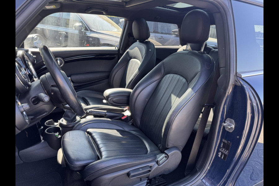 MINI Mini 2.0 Cooper S Chili Serious Business | Panoramadak | Navigatie | Lederen Bekleding | Climate Control |