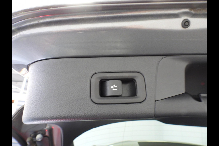 Mercedes-Benz B-Klasse B180 Aut. AMG NAVI/SCHUIFDAK/LED/TREKHAAK/18"LMV!