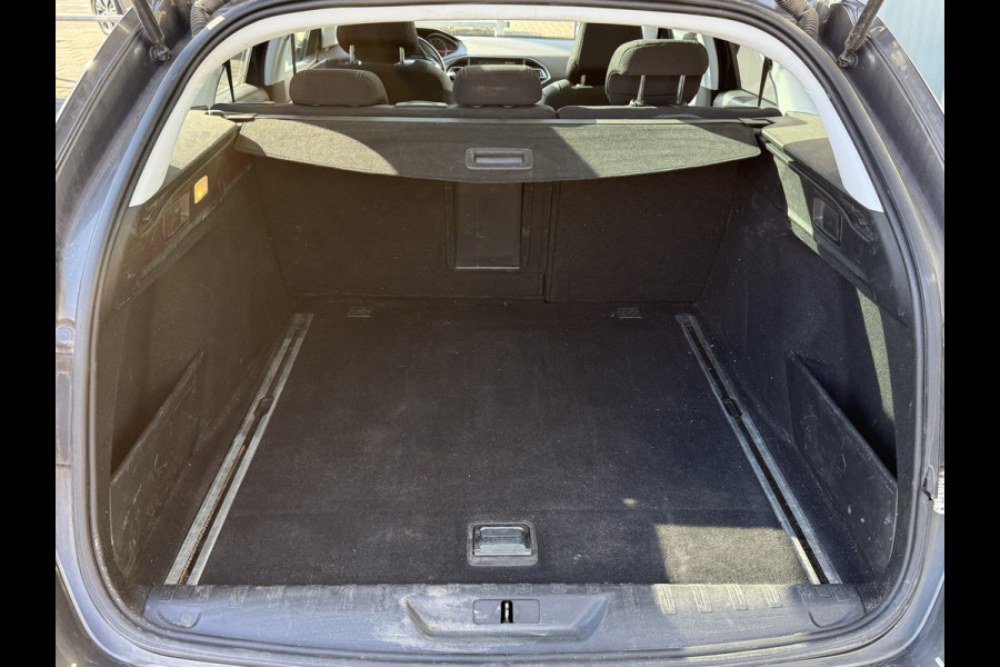 Peugeot 308 SW BWJ 2020 | 1.2 PT 131PK Premium | TREKHAAK | NAVI | CRUISE | PANO DAK | CAMERA A | CARPLAY |