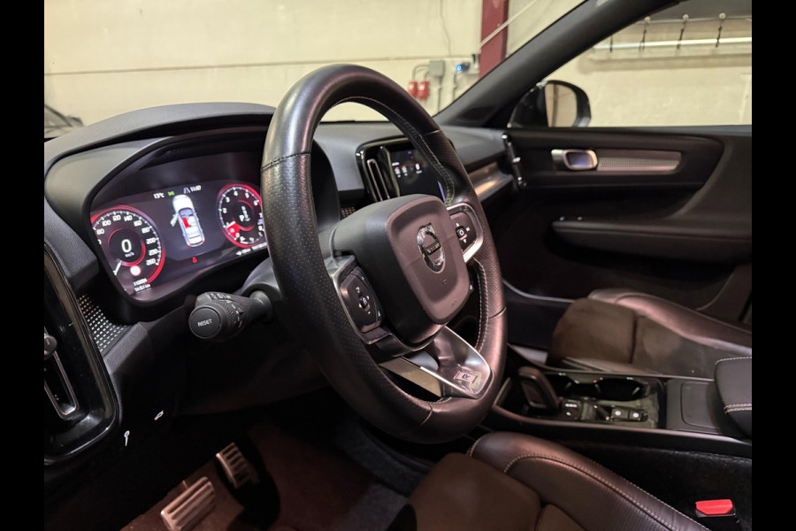 Volvo XC40 2.0 T4 R-Design