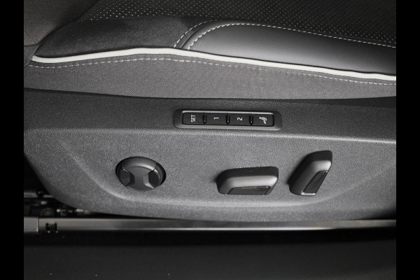 Škoda Enyaq Coupé 60 Sportline 204 pk | 63 kWh | Blind Spot | Panoramadak |
