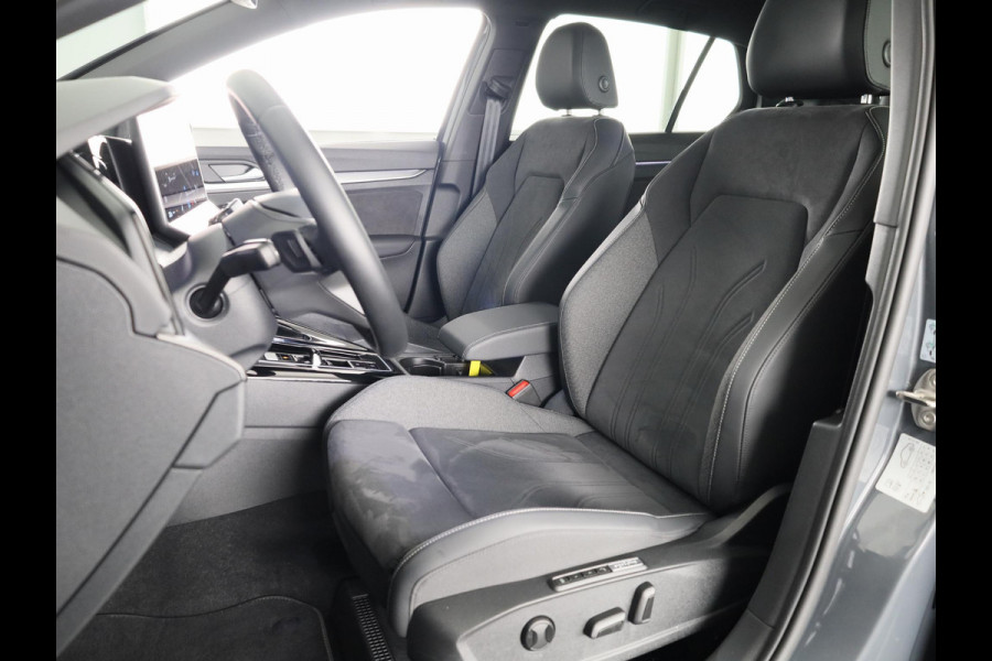 Volkswagen Golf 1.5 eTSI Style 50 edition 150 pk Automaat (DSG) | Navigatie | Panoramadak | Elektr. trekhaak | Parkeersensoren | Achteruitrijcamera | Adaptieve cruise control | Stoelverwarming |