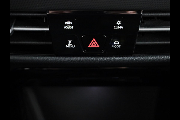 Volkswagen Golf 1.5 eTSI Style 50 edition 150 pk Automaat (DSG) | Navigatie | Panoramadak | Elektr. trekhaak | Parkeersensoren | Achteruitrijcamera | Adaptieve cruise control | Stoelverwarming |