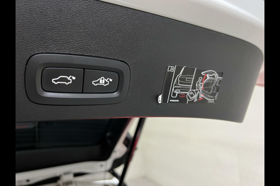 Volvo XC40 1.5 T5 Recharge R-Design Pano Navi Camera Cruise