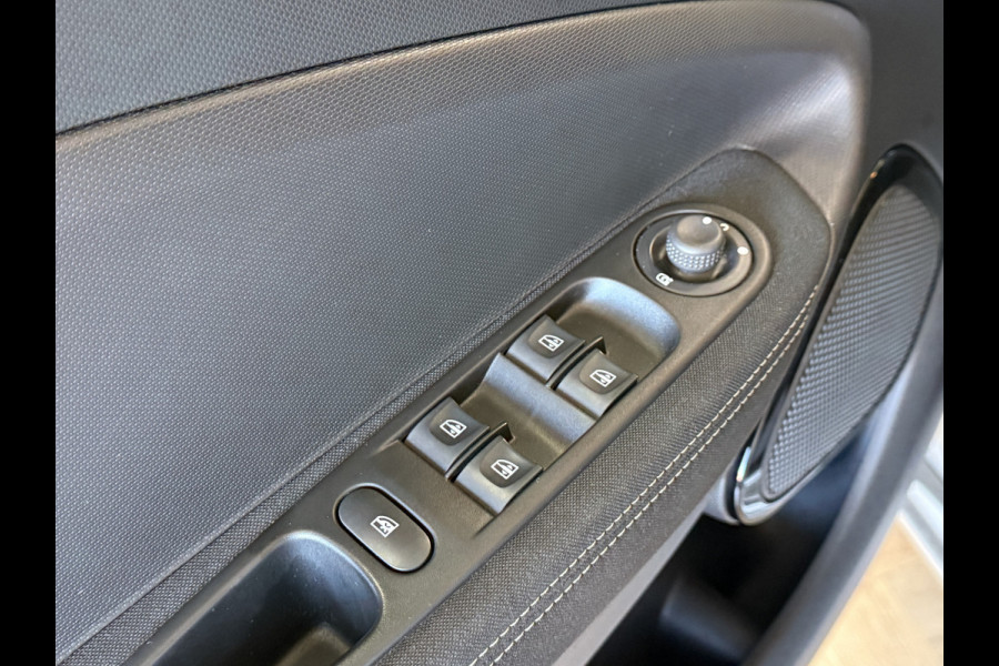 Renault ZOE R110 Limited 41 kWh (Huur Accu) Navi | Pdc | Camera | Keyless | Clima | 100 % Dealer onderhouden!