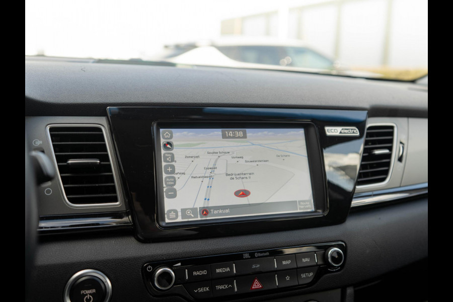 Kia e-Niro ExecutiveLine 64 kWh | Stoel en Stuur verwarming | Stoel ventilatie | Navigatie |