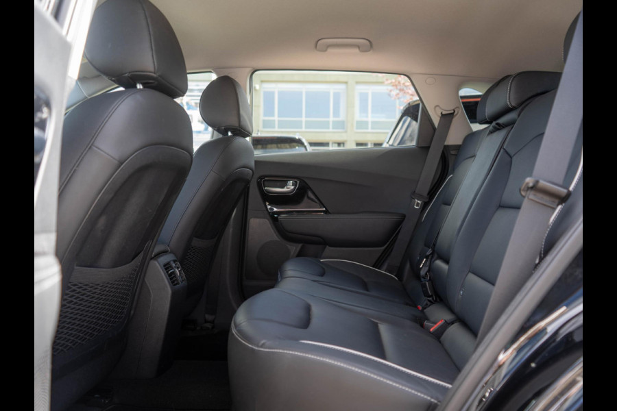 Kia e-Niro ExecutiveLine 64 kWh | Stoel en Stuur verwarming | Stoel ventilatie | Navigatie |