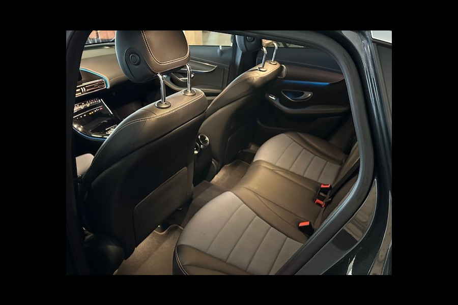 Mercedes-Benz EQC 400 4 Matic Premium Plus 80 kWh-SCHUIFDAK-HEAD UP-MEMORY-TREKHAAK-COMPLEET