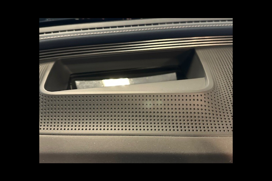Mercedes-Benz EQC 400 4 Matic Premium Plus 80 kWh-SCHUIFDAK-HEAD UP-MEMORY-TREKHAAK-COMPLEET
