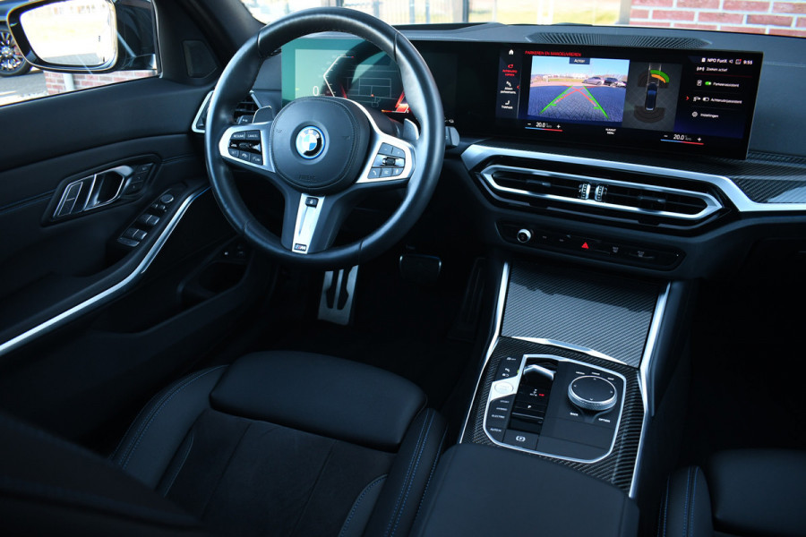 BMW 3 Serie Touring 330e M-Sport Pano Trekh ACC El-zetel HUD Carbon 19inch Adp-onderstel