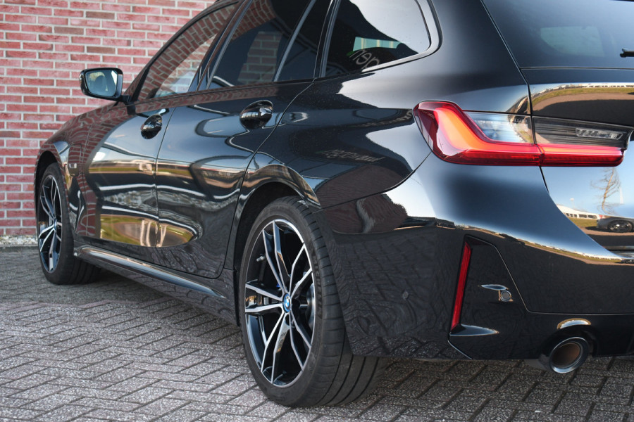 BMW 3 Serie Touring 330e M-Sport Pano Trekh ACC El-zetel HUD Carbon 19inch Adp-onderstel