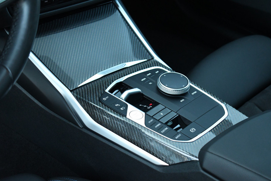 BMW 3 Serie Touring 330e M-Sport Pano Trekh ACC El-zetel HUD Carbon 19inch Adp-onderstel
