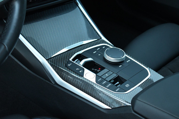 BMW 3 Serie Touring 330e M-Sport Pano Trekh ACC El-zetel HUD Carbon 19inch Adp-onderstel
