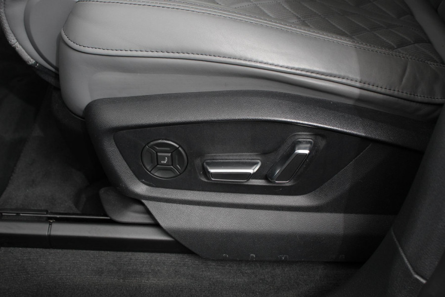 Audi Q8 55 TFSI e PHEV quattro Pro Line S-Line 3* S-Line Leder B&O Trekhaak Electrisch Luchtvering Led Dab Led Blackpack