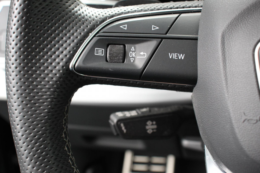Audi Q8 55 TFSI e PHEV quattro Pro Line S-Line 3* S-Line Leder B&O Trekhaak Electrisch Luchtvering Led Dab Led Blackpack