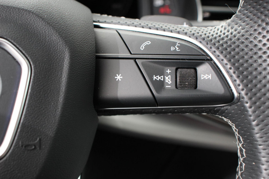Audi Q8 55 TFSI e PHEV quattro Pro Line S-Line 3* S-Line Leder B&O Trekhaak Electrisch Luchtvering Led Dab Led Blackpack