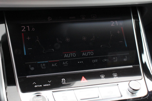 Audi Q8 55 TFSI e PHEV quattro Pro Line S-Line 3* S-Line Leder B&O Trekhaak Electrisch Luchtvering Led Dab Led Blackpack