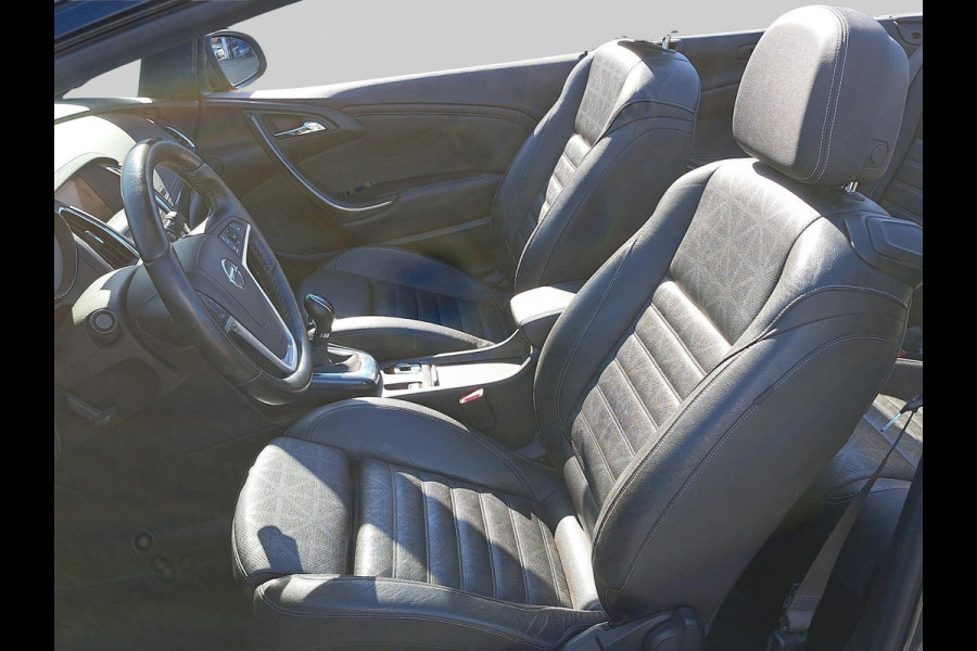 Opel Cascada 1.4 Turbo ecoFLEX Innovation | leder | navigatie | stoel- stuurverwarming | achteruitrijcamera | trekhaak