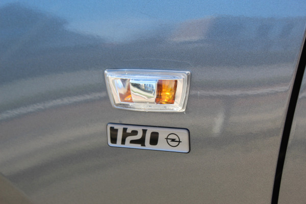 Opel Corsa 1.4 120 Jaar Edition , 5deurs , 90pk Airco , Cruise control , Bluetooth , LED dagrijverlichting Camera