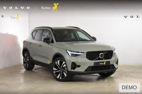 Volvo XC40 B4 211PK Automaat Plus Dark / Lighting pack / Pixel Led verlichting / 20'' velgen / Getint glas achter / Connect Microtech Nubuck