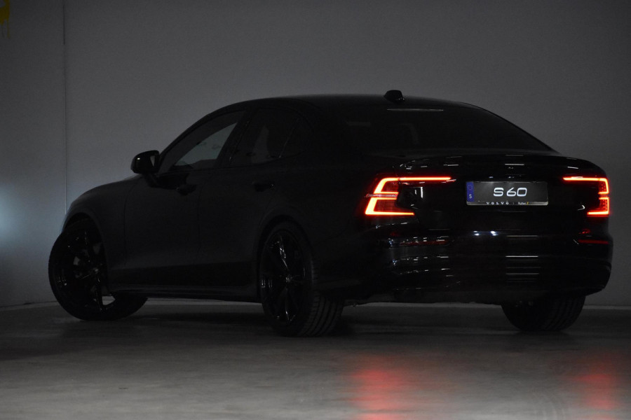 Volvo S60 B4 211PK Automaat Plus Dark / Heico uitgevoerd!!! / Alloy Wheel VOLUTION 20'' velgen / Heico voorspoiler / Heico Verlaagd 30 mm / Black Edition Pack / Styling Pack / Driver Assist / Semi elektrische trekhaak