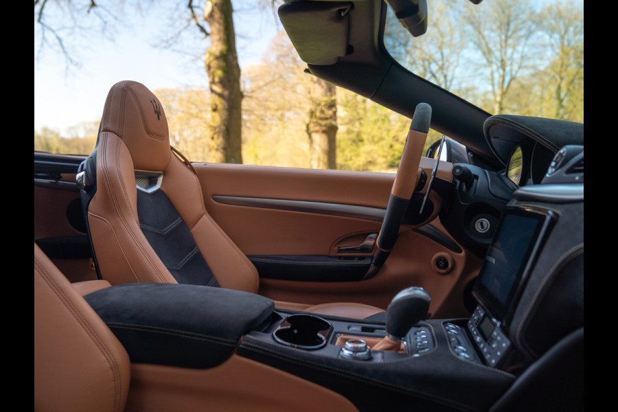 Maserati GranCabrio 4.7 MC | Chique | Harman/Kardon | Veel alcantara!