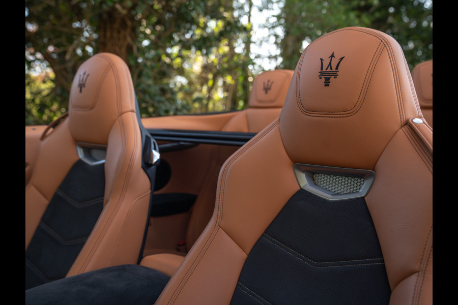 Maserati GranCabrio 4.7 MC | Chique | Harman/Kardon | Veel alcantara!