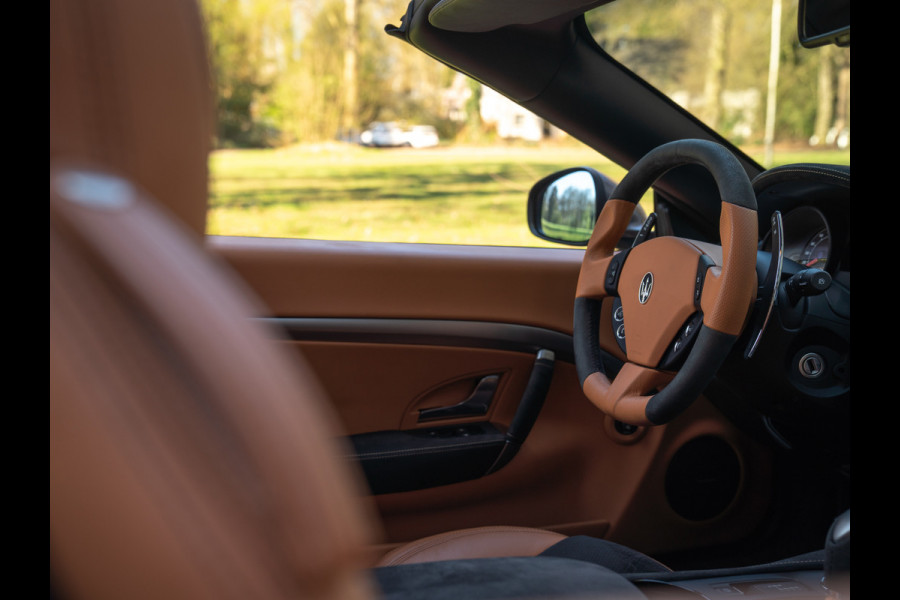 Maserati GranCabrio 4.7 MC | Chique | Harman/Kardon | Veel alcantara!