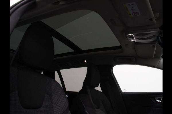 Volvo V60 2.0 T6 Aut. Recharge AWD Inscription 340 PK Panoramadak Airco|ECC LED Light Pack Winter Pack Elekt. Stoelen + Memory Privacy Glass Cruise Control 18" Multispaak PDC VA + Camera