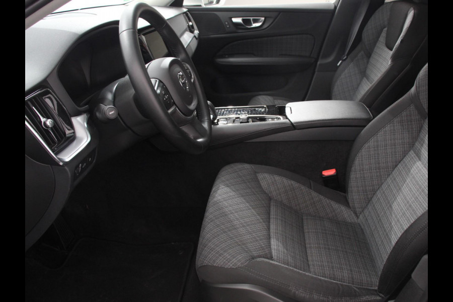 Volvo V60 2.0 T6 Aut. Recharge AWD Inscription 340 PK Panoramadak Airco|ECC LED Light Pack Winter Pack Elekt. Stoelen + Memory Privacy Glass Cruise Control 18" Multispaak PDC VA + Camera