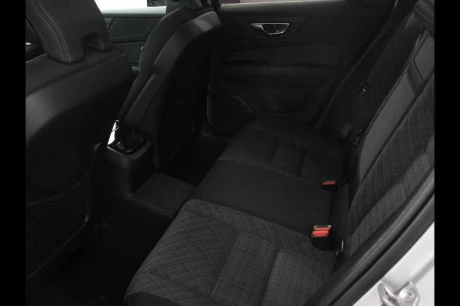 Volvo V60 2.0 T6 Aut. Recharge AWD Inscription 340 PK Panoramadak Airco|ECC LED Light Pack Winter Pack Elekt. Stoelen + Memory Privacy Glass Cruise Control 18" Multispaak PDC VA + Camera