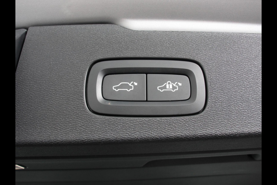 Volvo V60 2.0 T6 Aut. Recharge AWD Inscription 340 PK Panoramadak Airco|ECC LED Light Pack Winter Pack Elekt. Stoelen + Memory Privacy Glass Cruise Control 18" Multispaak PDC VA + Camera