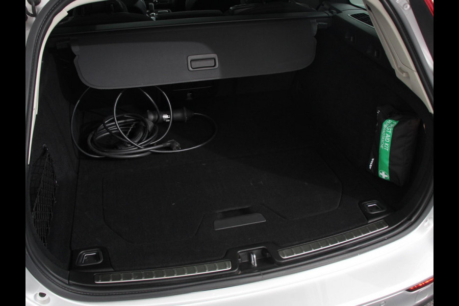 Volvo V60 2.0 T6 Aut. Recharge AWD Inscription 340 PK Panoramadak Airco|ECC LED Light Pack Winter Pack Elekt. Stoelen + Memory Privacy Glass Cruise Control 18" Multispaak PDC VA + Camera