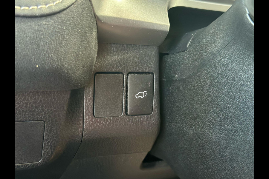 Toyota RAV4 2.5 Hybrid AWD Style, Camera, Leder/alcantara, Navi