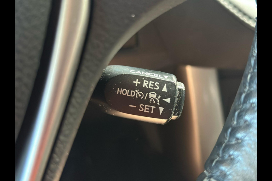 Toyota RAV4 2.5 Hybrid AWD Style, Camera, Leder/alcantara, Navi