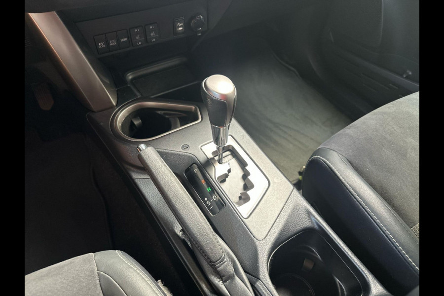 Toyota RAV4 2.5 Hybrid AWD Style, Camera, Leder/alcantara, Navi