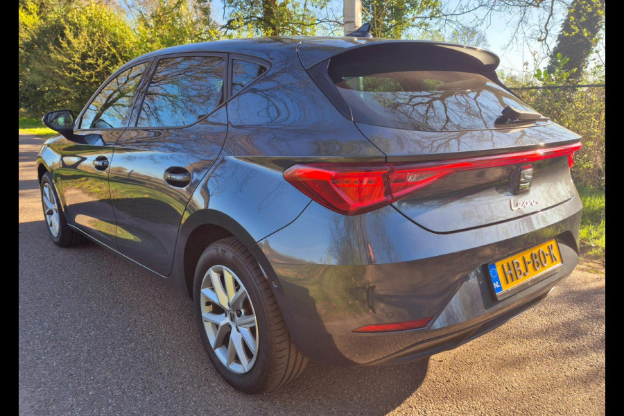 Seat Leon 1.5 TSI 130 pk Business Intense / digi dashboard